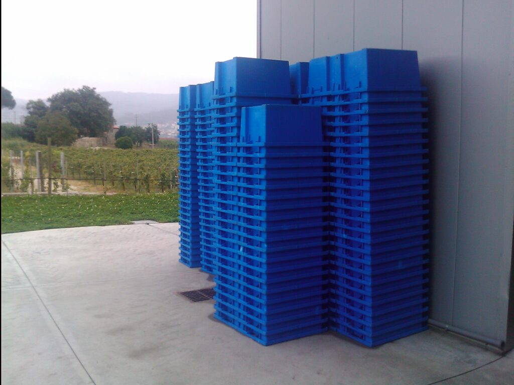 Storage of nested harvesting boxes