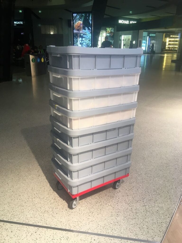 caixas de distribuiçâo e rodízios em aeroporto